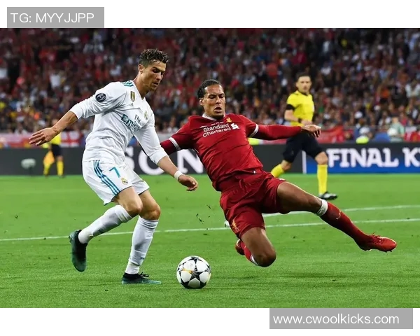 伟大足球后卫的传奇生涯与影响力探讨