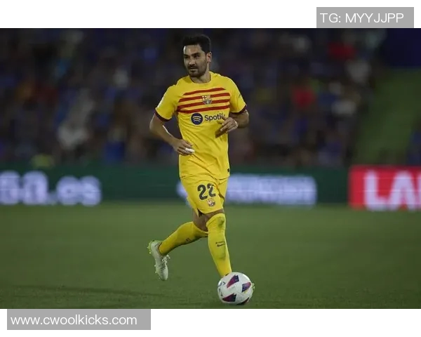 当足球球星缺乏鲜明特点时 如何突破个人风格与球队定位的困境 当足球球星缺乏鲜明特点时 如何突破个人风格与球队定位的困境