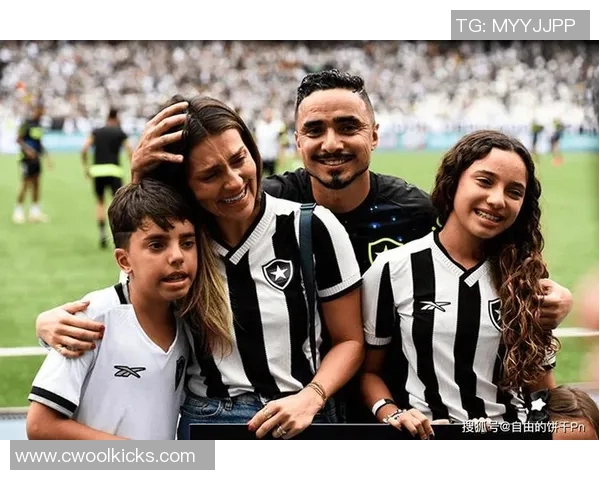 足球历史上五大因各种原因离开球场的传奇球星及其背后故事